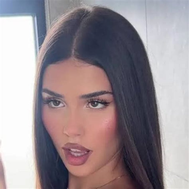 Understanding the Buzz Around Leah Halton AI Nude Content: What You Need to Know